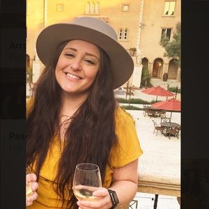 Meet your Posher, Taylor